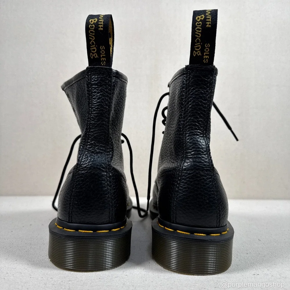 NWOT DR. MARTENS 1460 Pascal Virginia Leather Lace‎ Up Boots | Black | US M9/W10